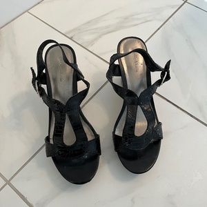 Kelly & Katie Wedge heels